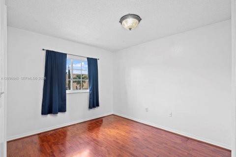 Copropriété à louer à Hialeah, Floride: 2 chambres, 103.12 m2 № 2390522 - photo 13