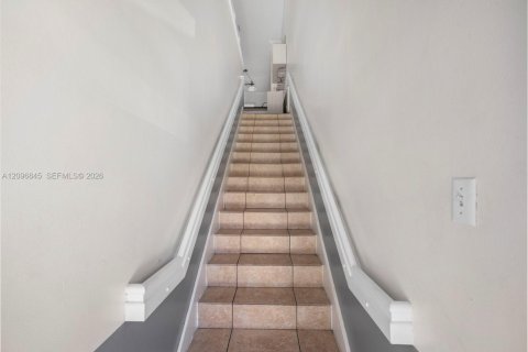 Copropriété à louer à Hialeah, Floride: 2 chambres, 103.12 m2 № 2390522 - photo 2