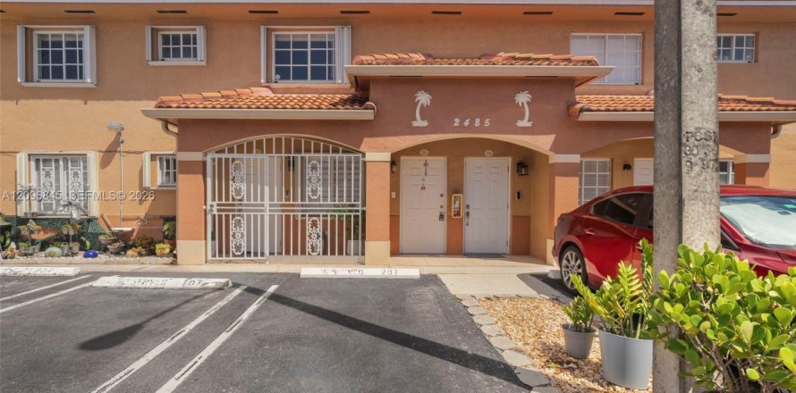 Condo à Hialeah, Floride, 2 chambres № 2390522