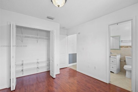 Copropriété à louer à Hialeah, Floride: 2 chambres, 103.12 m2 № 2390522 - photo 14