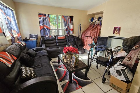 House in Fort Lauderdale, Florida 3 bedrooms, 79.06 sq.m. № 1230997 - photo 3