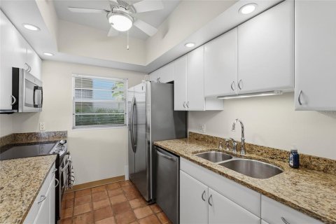 Condo in Longboat Key, Florida, 2 bedrooms  № 2101932 - photo 6