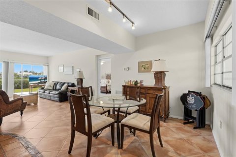 Condo in Longboat Key, Florida, 2 bedrooms  № 2101932 - photo 18