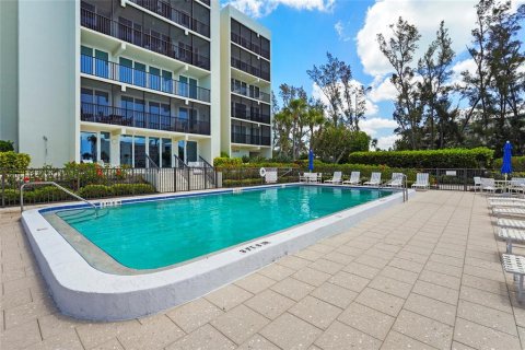 Condo in Longboat Key, Florida, 2 bedrooms  № 2101932 - photo 14