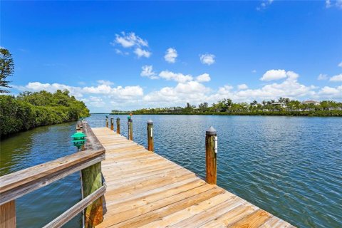 Condo in Longboat Key, Florida, 2 bedrooms  № 2101932 - photo 15
