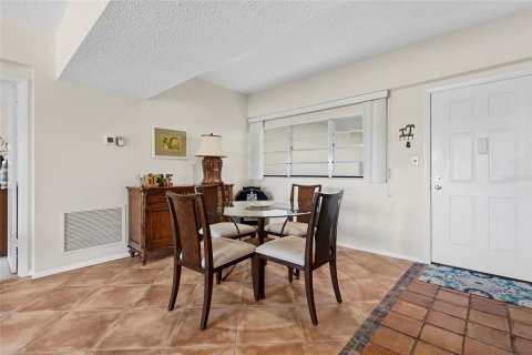 Condo in Longboat Key, Florida, 2 bedrooms  № 2101932 - photo 5