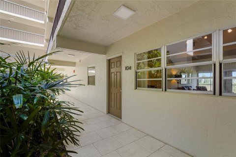 Condo in Longboat Key, Florida, 2 bedrooms  № 2101932 - photo 3