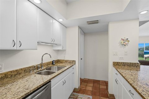 Condo in Longboat Key, Florida, 2 bedrooms  № 2101932 - photo 21