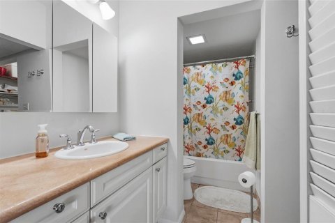 Condo in Longboat Key, Florida, 2 bedrooms  № 2101932 - photo 9
