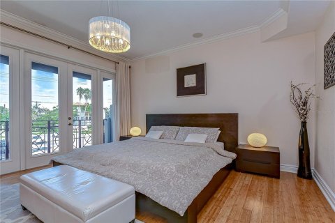 Снять в аренду таунхаус в Тампа, Флорида 8 комнат, 260.13м2, № 2109364 - фото 17