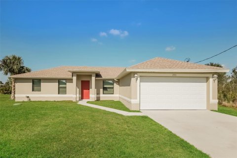 Villa ou maison à Lehigh Acres, Floride 4 chambres, 144.93 m2 № 2369007