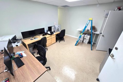 Immobilier commercial à vendre à Coral Springs, Floride № 2086617 - photo 5