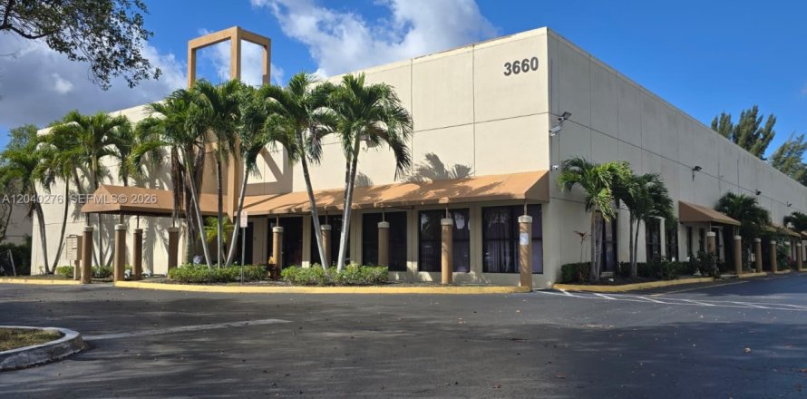 Immobilier commercial à Coral Springs, Floride № 2086617
