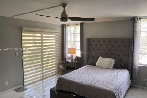 Copropriété à vendre à Pompano Beach, Floride: 2 chambres, 107.77 m2 № 1823814 - photo 2