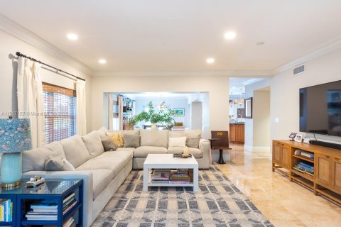 Villa ou maison à vendre à Bay Harbor Islands, Floride: 5 chambres, 390.65 m2 № 1974354 - photo 5