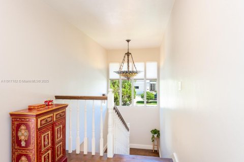 Villa ou maison à vendre à Bay Harbor Islands, Floride: 5 chambres, 390.65 m2 № 1974354 - photo 11