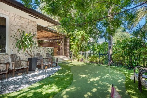 Villa ou maison à vendre à Bay Harbor Islands, Floride: 5 chambres, 390.65 m2 № 1974354 - photo 3