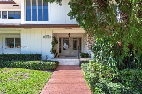 Villa ou maison à vendre à Bay Harbor Islands, Floride: 5 chambres, 390.65 m2 № 1974354 - photo 22