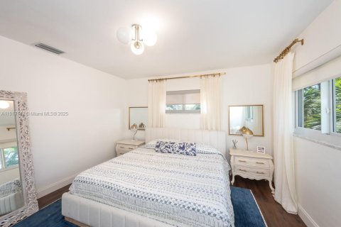 Villa ou maison à vendre à Bay Harbor Islands, Floride: 5 chambres, 390.65 m2 № 1974354 - photo 18