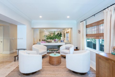 Villa ou maison à vendre à Bay Harbor Islands, Floride: 5 chambres, 390.65 m2 № 1974354 - photo 2