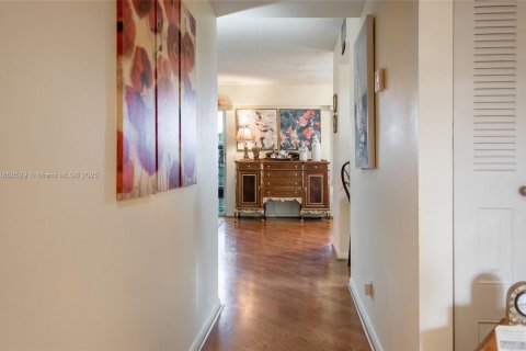 Condominio en venta en Pembroke Pines, Florida, 1 dormitorio, 88.91 m2 № 1856820 - foto 5
