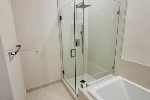 Apartamento en alquiler en Miami, Florida, 3 dormitorios, 126.72 m2 № 2010241 - foto 25