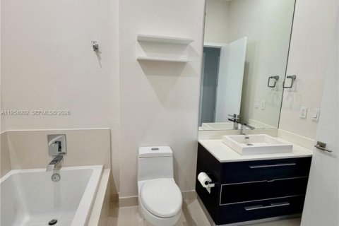Apartamento en alquiler en Miami, Florida, 3 dormitorios, 126.72 m2 № 2010241 - foto 24