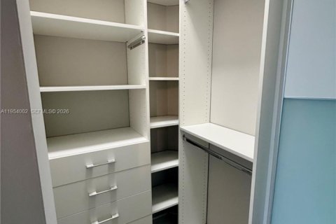 Apartamento en alquiler en Miami, Florida, 3 dormitorios, 126.72 m2 № 2010241 - foto 23