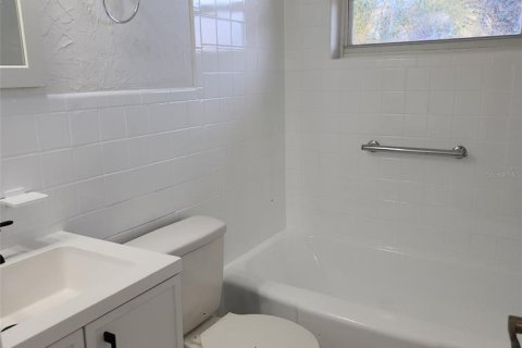 Casa en alquiler en Sarasota, Florida, 2 dormitorios, 84.82 m2 № 2096264 - foto 5