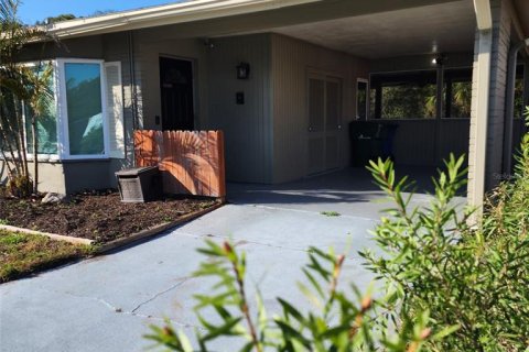 Casa en alquiler en Sarasota, Florida, 2 dormitorios, 84.82 m2 № 2096264 - foto 2