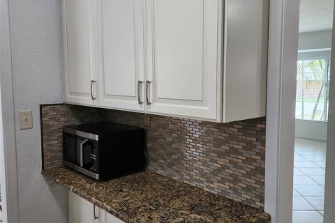 Casa en alquiler en Sarasota, Florida, 2 dormitorios, 84.82 m2 № 2096264 - foto 6