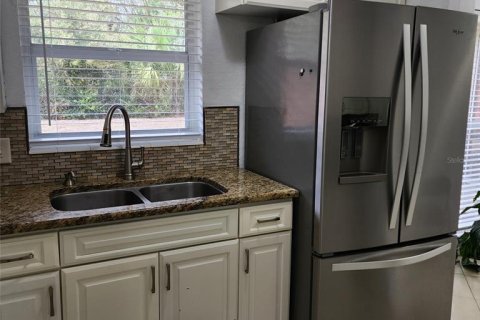 Casa en alquiler en Sarasota, Florida, 2 dormitorios, 84.82 m2 № 2096264 - foto 3