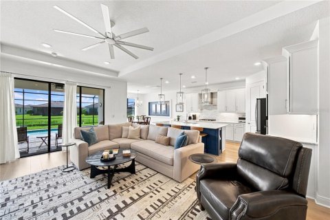 Villa ou maison à vendre à Lakewood Ranch, Floride: 2 chambres, 169.08 m2 № 2396704 - photo 11