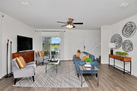 Casa en alquiler en Apopka, Florida, 5 dormitorios, 226.03 m2 № 2225837 - foto 3