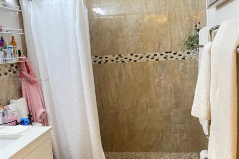 Touwnhouse à louer à Homestead, Floride: 1 chambre, 289.86 m2 № 2015831 - photo 13