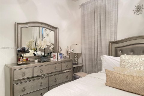 Touwnhouse à louer à Homestead, Floride: 1 chambre, 289.86 m2 № 2015831 - photo 9