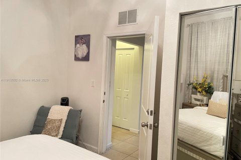 Touwnhouse à louer à Homestead, Floride: 1 chambre, 289.86 m2 № 2015831 - photo 11