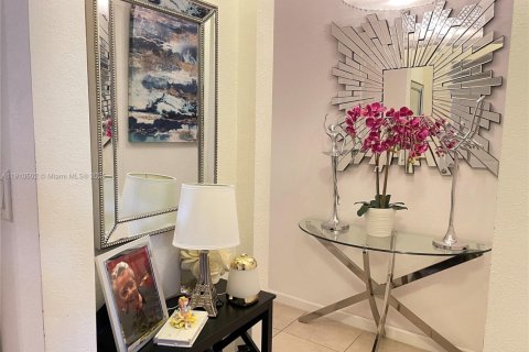 Touwnhouse à louer à Homestead, Floride: 1 chambre, 289.86 m2 № 2015831 - photo 2