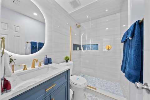 Casa en venta en Tampa, Florida, 5 dormitorios, 213.4 m2 № 1640146 - foto 6