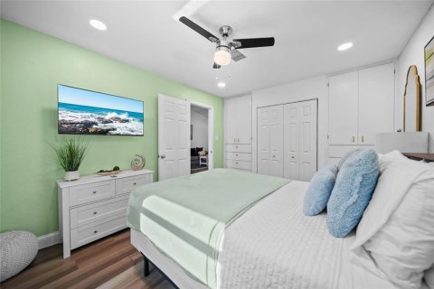 Casa en venta en Tampa, Florida, 5 dormitorios, 213.4 m2 № 1640146 - foto 14