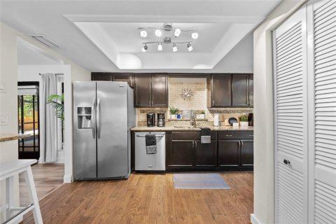 Casa en venta en Tampa, Florida, 5 dormitorios, 213.4 m2 № 1640146 - foto 21