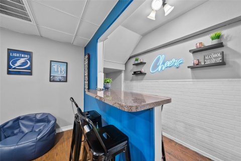 Casa en venta en Tampa, Florida, 5 dormitorios, 213.4 m2 № 1640146 - foto 28