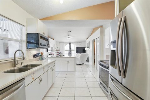 Villa ou maison à vendre à Deltona, Floride: 3 chambres, 159.14 m2 № 1640066 - photo 20