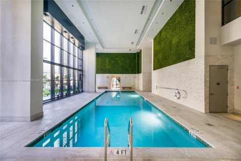 Condominio en venta en Miami, Florida, 1 dormitorio, 70.51 m2 № 1932268 - foto 1