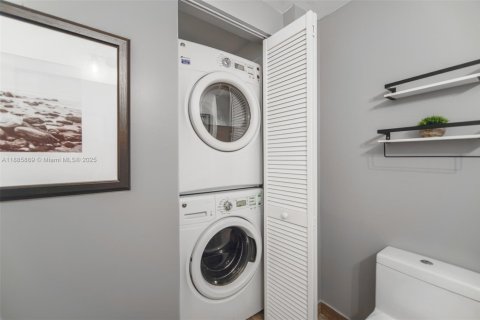 Condominio en venta en Miami, Florida, 1 dormitorio, 70.51 m2 № 1932268 - foto 20