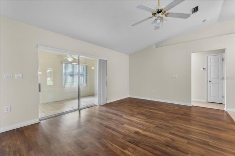 House in Winter Haven, Florida 3 bedrooms, 133.13 sq.m. № 1840092 - photo 7