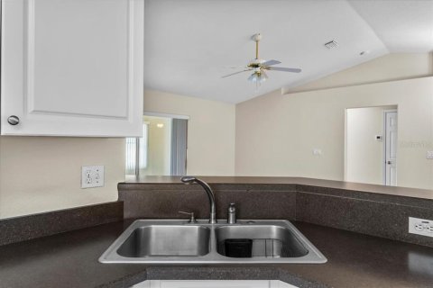 House in Winter Haven, Florida 3 bedrooms, 133.13 sq.m. № 1840092 - photo 14