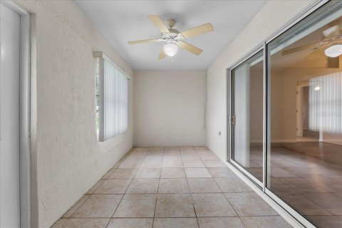 House in Winter Haven, Florida 3 bedrooms, 133.13 sq.m. № 1840092 - photo 29