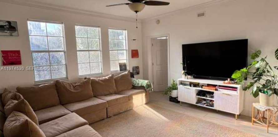 Condo in Fort Lauderdale, Florida, 2 bedrooms  № 2035903