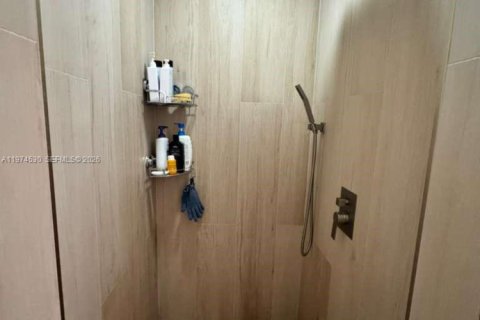 Condo in Fort Lauderdale, Florida, 2 bedrooms  № 2035903 - photo 5